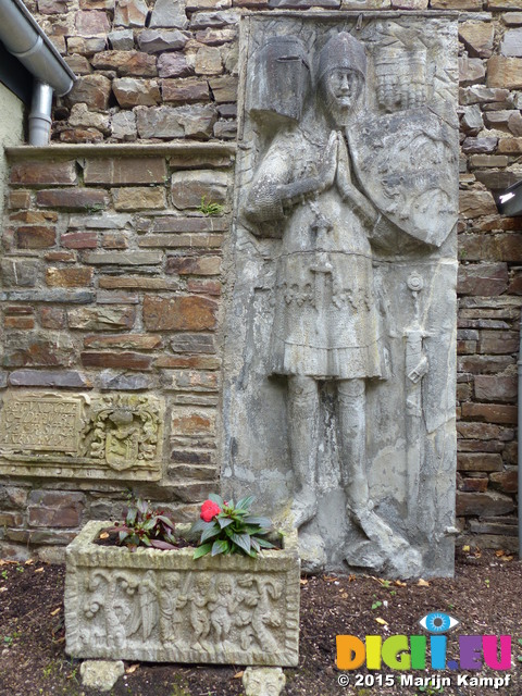 FZ017169 Copy of memorial Count Heinrich